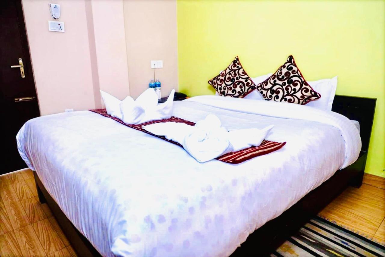 Hotel Donosti Pokhara Eksteriør billede