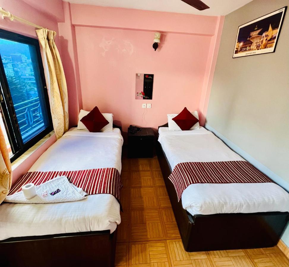 Hotel Donosti Pokhara Eksteriør billede